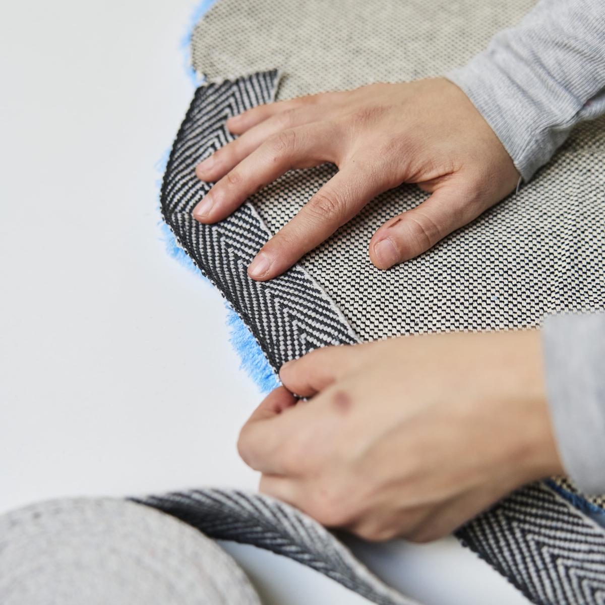 Twill cotton finishing tape for tufting